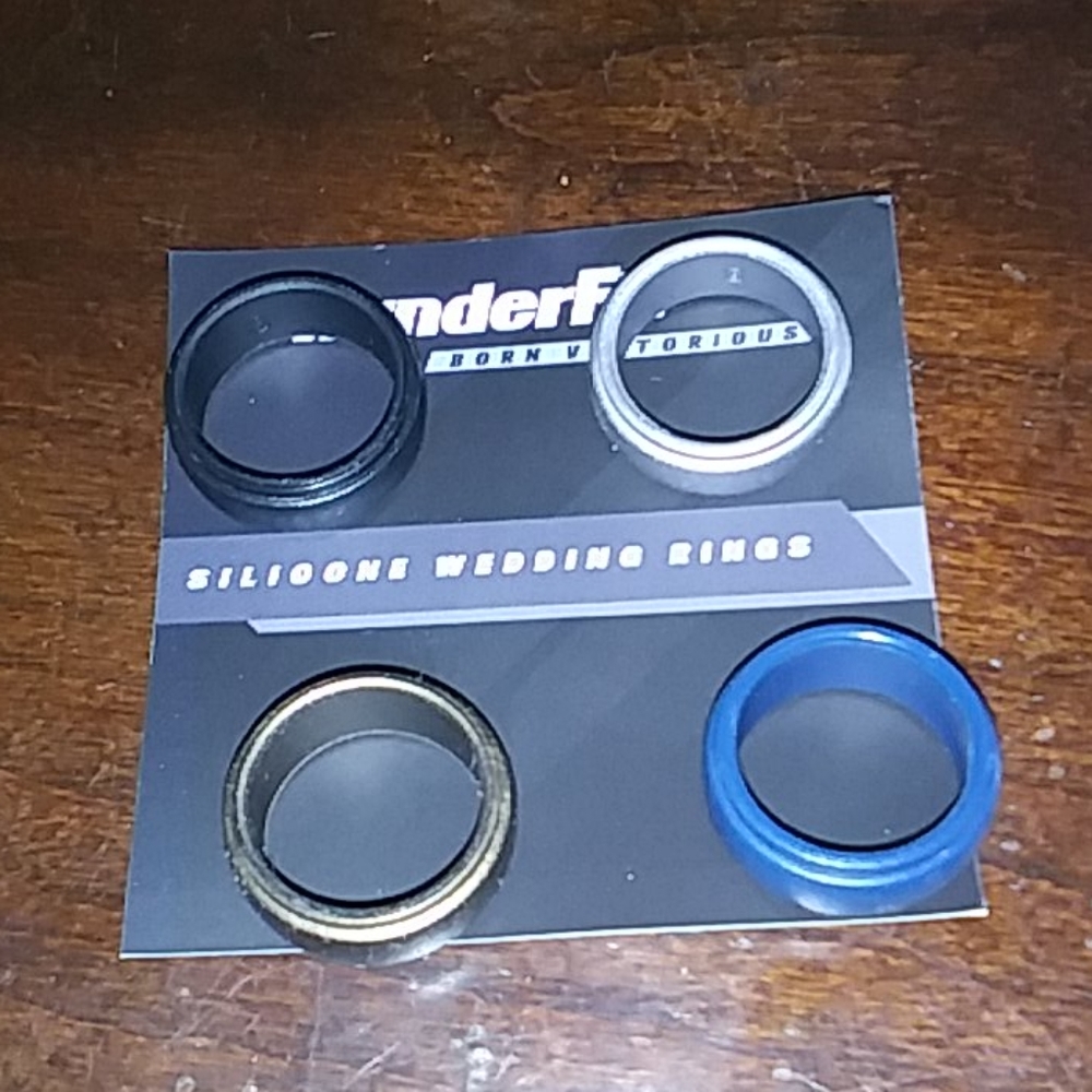 Silicone wedding bands